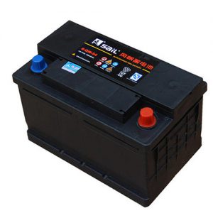 用蒸餾水或蘇打液排除蓄電池自行放電